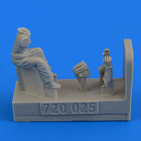 WWII RAF Motorcycle Driver - part 2 Figurines AIRFIX - Image 1